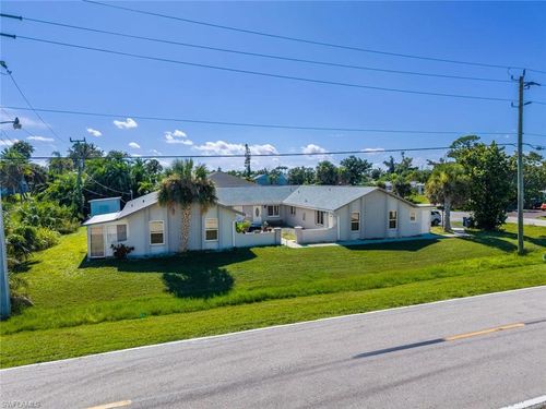 16595 Davis Rd, Fort Myers, FL, 33908-2989 | Card Image