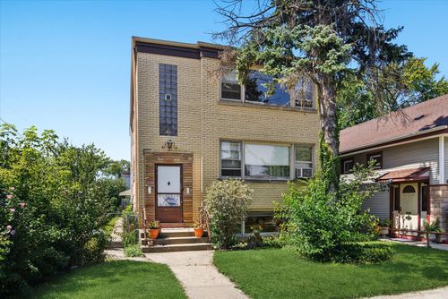 5214 N Leamington Ave, Chicago, IL, 60630-1622 | Card Image