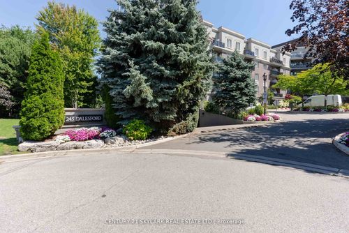 516-245 Dalesford Rd, Etobicoke, ON, M8Y4H7 | Card Image