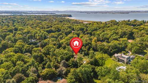 169 Middle Neck Rd, Sands Point, NY, 11050-1212 | Card Image