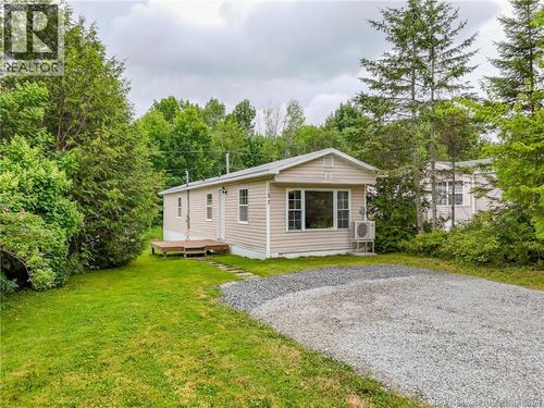 37 Eastwood St, House with 2 bedrooms, 1 bathrooms and null parking in Fredericton NB | Card Image