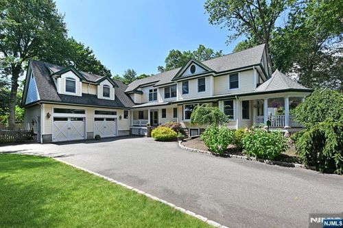 39 Magnolia Ave, Hillsdale, NJ, 07642-2727 | Card Image
