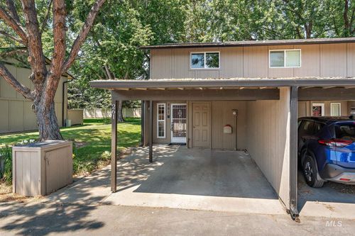 261 N Eagle Glen Ln, Eagle, ID, 83616-4939 | Card Image