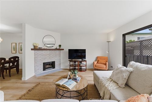 2-1834 11th St, Santa Monica, CA, 90404-4556 | Card Image