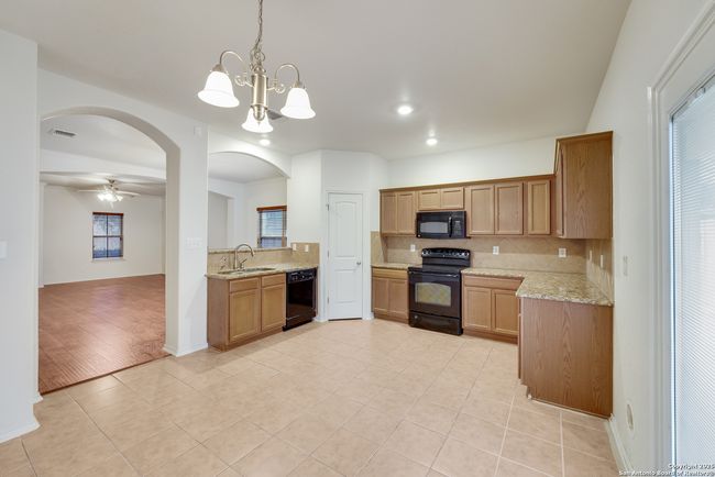 9955 Meadow Lark, House other with 4 bedrooms, 3 bathrooms and null parking in Converse TX | Image 8