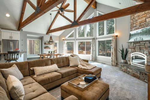 12465 Pine Forest Road, Truckee, CA, 96161-2641 | Card Image