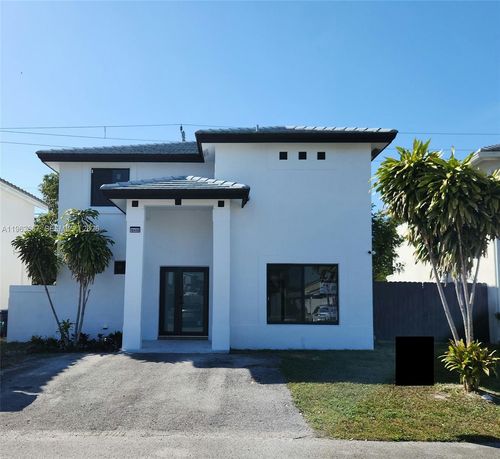 18450 Nw 56th Pl, Miami Gardens, FL, 33055-5331 | Card Image