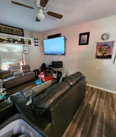 322 Menlo Blvd, House other with 2 bedrooms, 1 bathrooms and 2 parking in San Antonio TX | Image 2