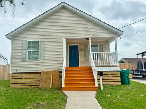 2013 Minnesota Ave, Kenner, LA, 70062-6035 | Card Image