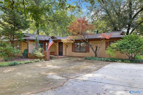 913 Woodall Ln Nw, Huntsville, AL, 35816-3541 | Card Image