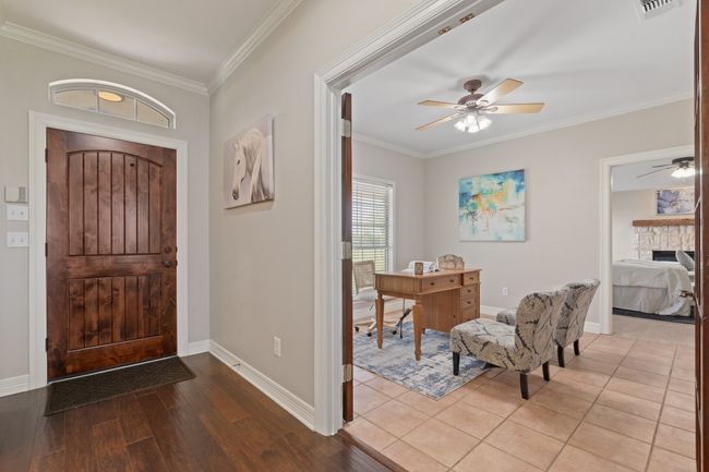 Front entrance with office/bonus room showing | Image 9