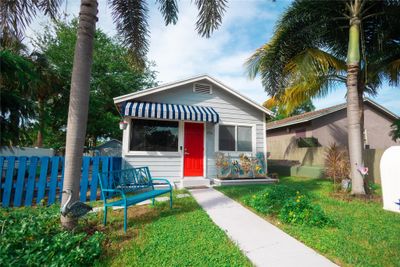 1738 Sunset Ave, House other with 2 bedrooms, 1 bathrooms and null parking in Lake Worth Beach FL | Image 2