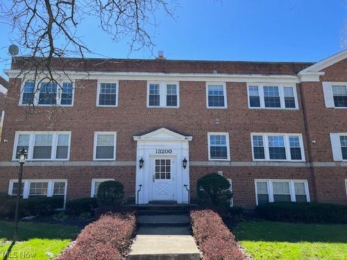 3-13200 Fairhill Rd, Shaker Heights, OH, 44120-1297 | Card Image