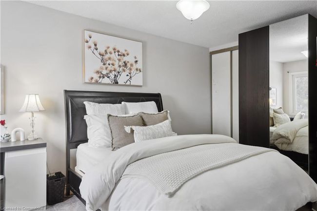 3962 Renfrew Cres, House other with 4 bedrooms, 4 bathrooms and 4 parking in Mississauga ON | Image 21
