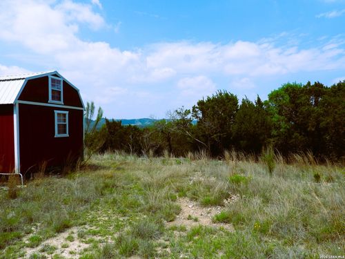 701 S Goat Rdg, Pipe Creek, TX, 78063-5357 | Card Image