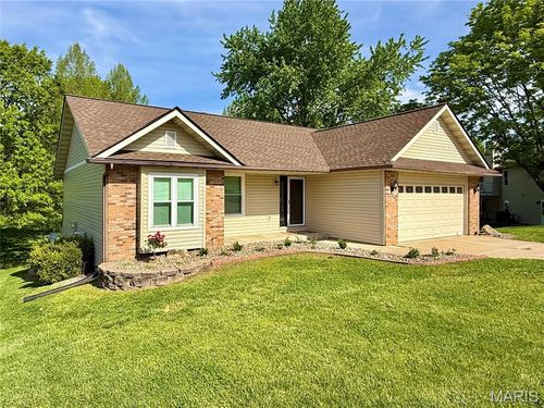 20 Englewood Dr, Glen Carbon, IL, 62034-1486 | Card Image