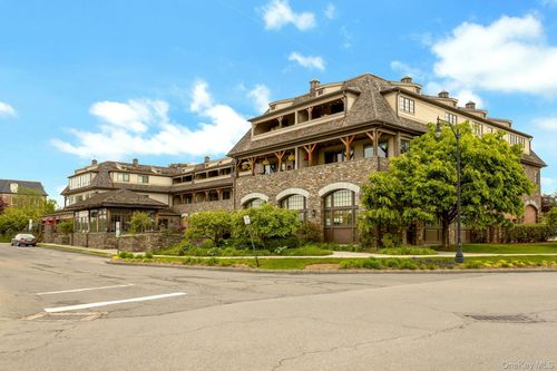 201-127 W Main St, Tarrytown, NY, 10591-7502 | Card Image