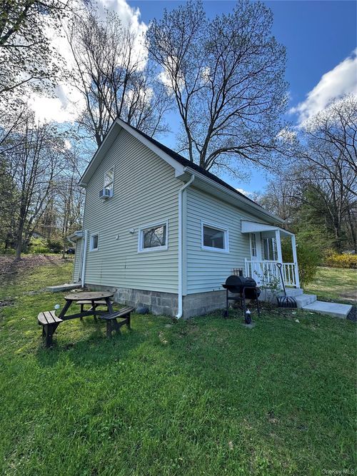 11 Upper Hillman Rd, Warwick, NY, 10990-2636 | Card Image