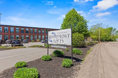 211-30 Lincoln St, Westbrook, ME, 04092-2353 | Card Image