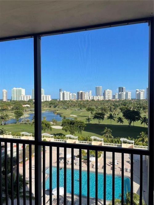 1127-20301 W Country Club Dr, Aventura, FL, 33180-1697 | Card Image