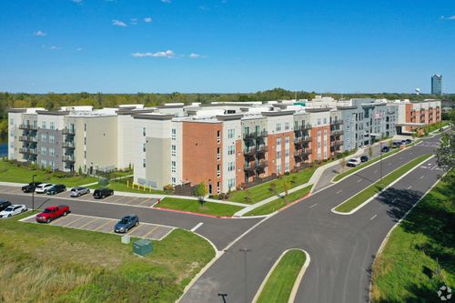 410-18W070 Royce Blvd, Oakbrook Terrace, IL, 60181 | Card Image