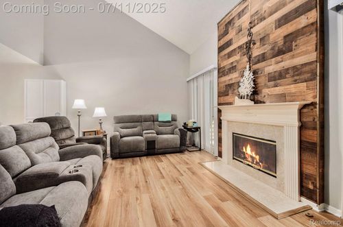 3787 Santa Fe Trl, Ann Arbor, MI, 48108-2748 | Card Image