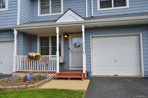 91 Broadlawn Dr, Central Islip, NY, 11722-4681 | Card Image