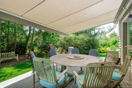 61 Huckleberry Ln, East Hampton, NY, 11937-2831 | Card Image