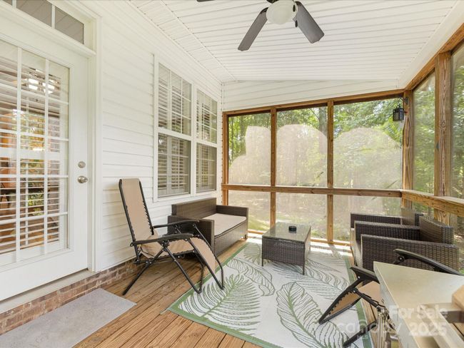 Screened Porch | Image 39