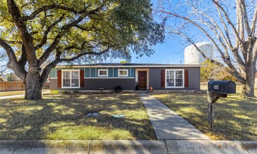 110 N Willis St, Lampasas, TX, 76550-1407 | Card Image
