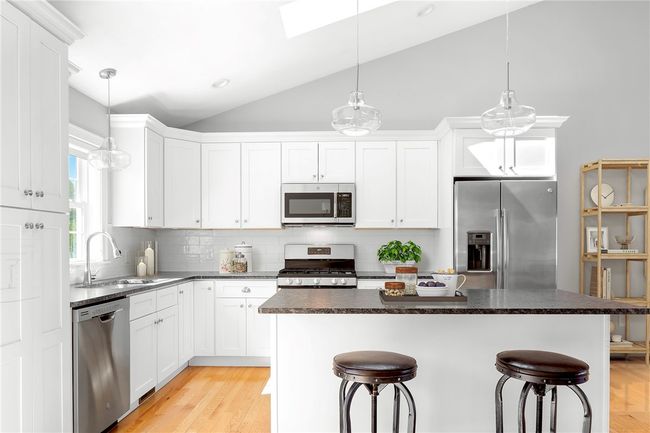 5 - 5 Thelma Ln, Condo with 2 bedrooms, 3 bathrooms and 4 parking in Middletown RI | Image 10