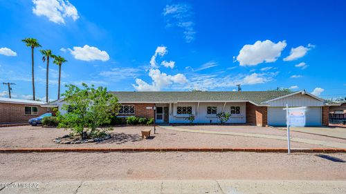 5532 E Burns St, Tucson, AZ, 85711-3229 | Card Image