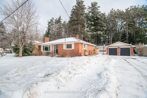 642 Birch St, Pembroke, ON, K8A7K6 | Card Image