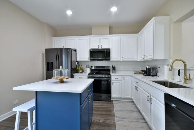 102 Morgans Gate Dr, Condo with 3 bedrooms, 3 bathrooms and 2 parking in Wood Dale IL | Image 18