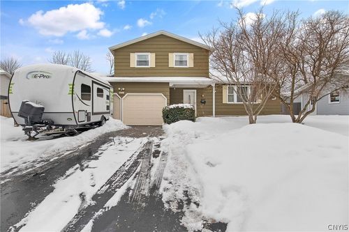 4857 Driftwood Dr, Liverpool, NY, 13088-5840 | Card Image