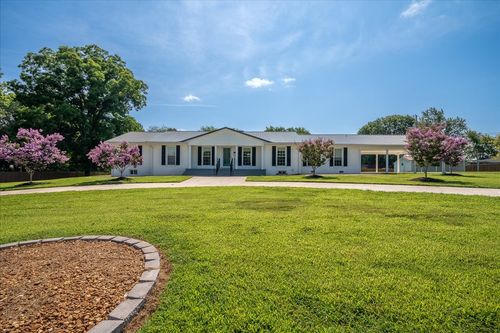 1448 Baker Ln, Lawrenceburg, TN, 38464-6271 | Card Image