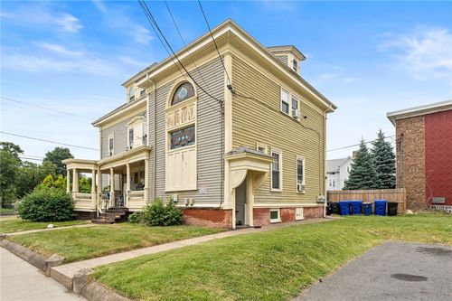 133 Cottage St, Pawtucket, RI, 02860-2227 | Card Image