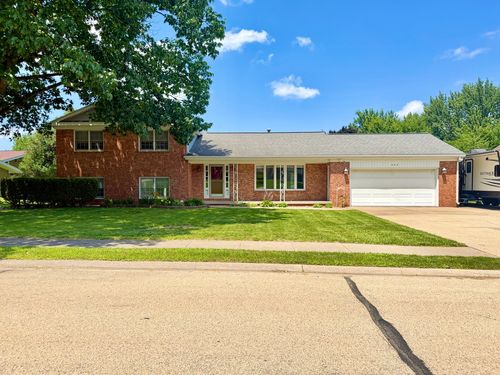 628 12th Ave N, Clinton, IA, 52732-5132 | Card Image