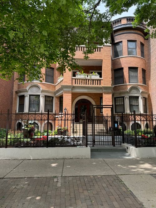 3s-5610 N Kenmore Ave, Chicago, IL, 60660-4036 | Card Image