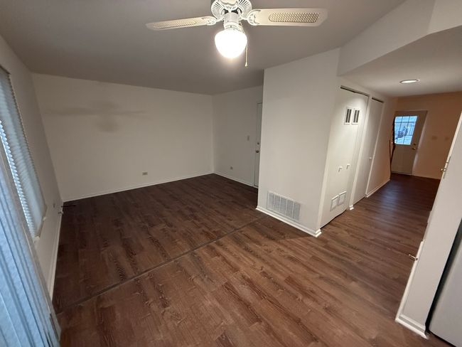 3-C - 5148 Pembrook Ct, Townhouse with 3 bedrooms, 2 bathrooms and 1 parking in Gurnee IL | Image 4