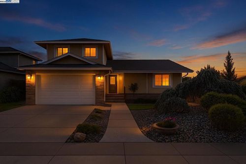 888 Laguna St, Livermore, CA, 94550-5230 | Card Image