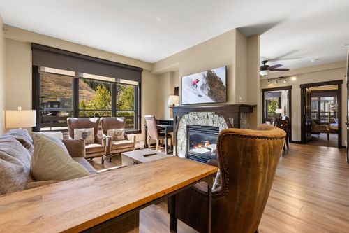 206-5-206-1750 Village East Road, Olympic Valley, CA, 96146 | Card Image