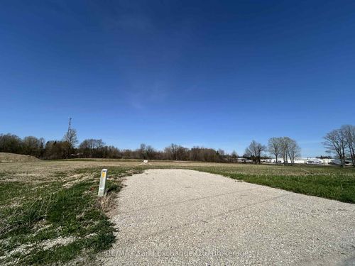182 Royal Rd, Wingham, ON, N0G2W0 | Card Image