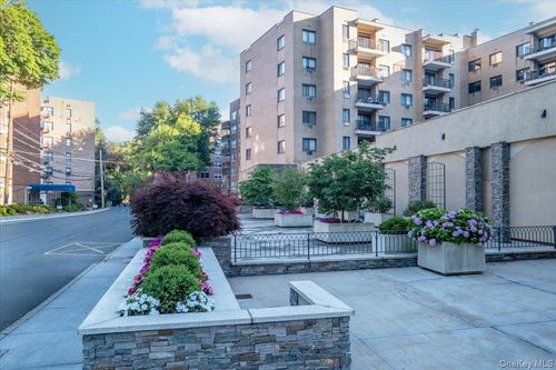 tce-100 East Hartsdale Avenue, Greenburgh, NY, 10503 | Card Image