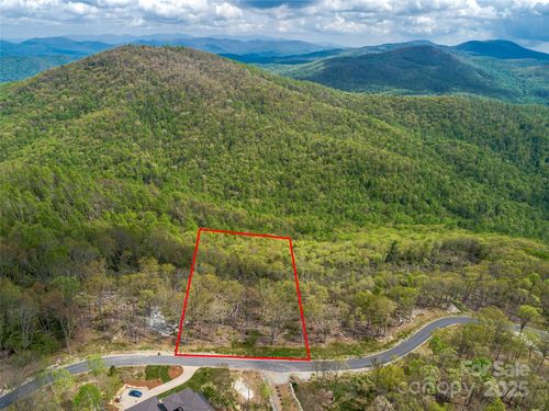 48-0000 Garden Ln, Hendersonville, NC, 28792 | Card Image