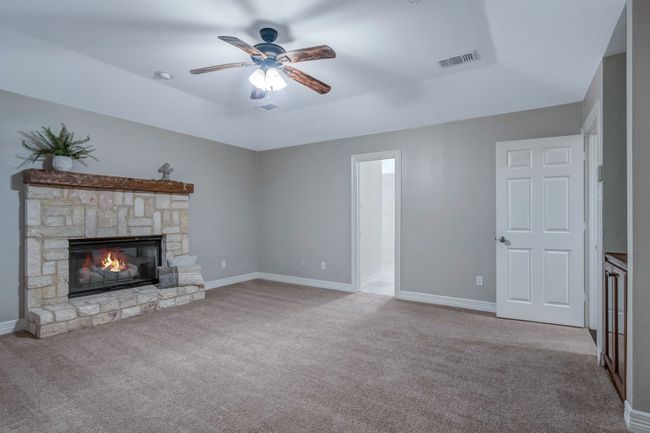 Plenty of space for sitting area, chest of drawer, armoire, dresser or nightstands. | Image 25
