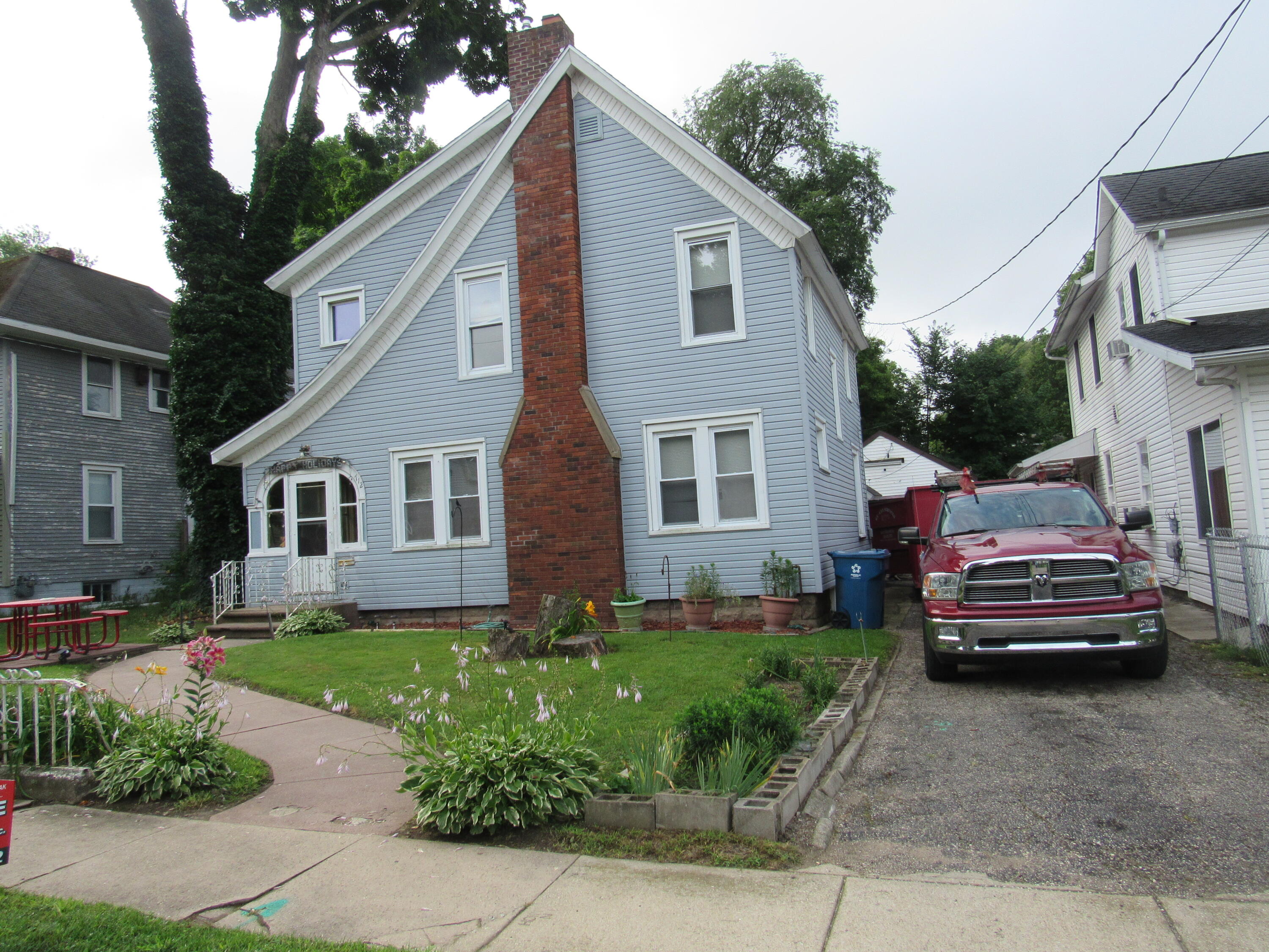 Hickory St, Niles, MI 49120