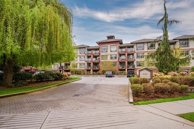 208 - 2233 Mckenzie Rd, Condo with 1 bedrooms, 1 bathrooms and 1 parking in Abbotsford BC | Image 1