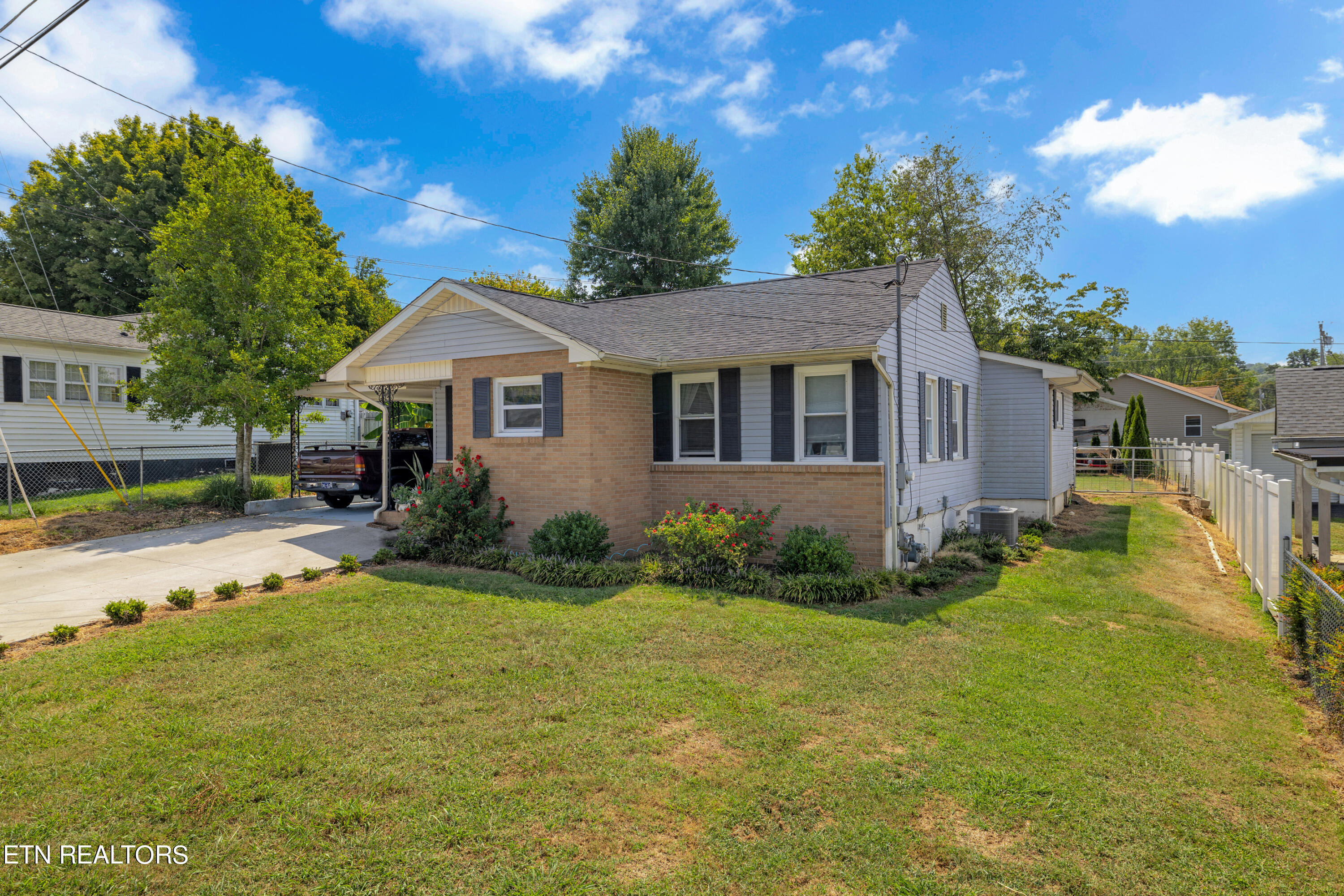 Carroll Dr, Harriman, TN 37748