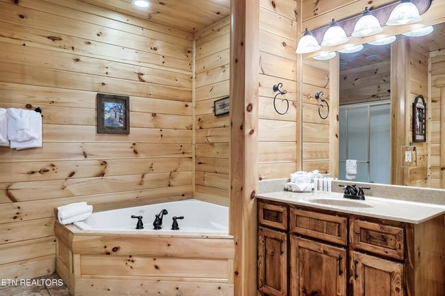 2339 Bogle Spring Loop, House other with 3 bedrooms, 3 bathrooms and null parking in Sevierville TN | Image 36